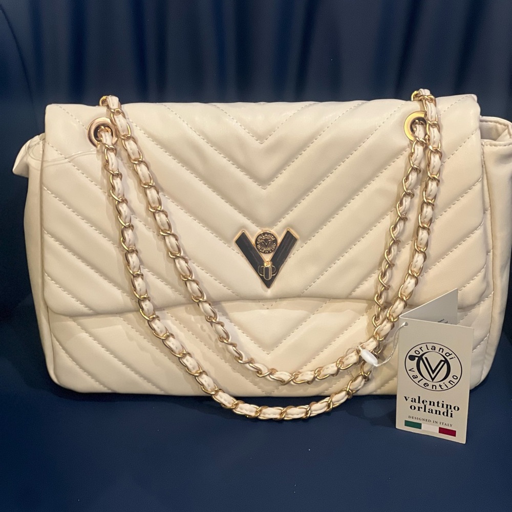 Valentino Orlando gorgeous Quilted Bag withV Lock and Trolly Pocket New with tag - Picture 10 of 12